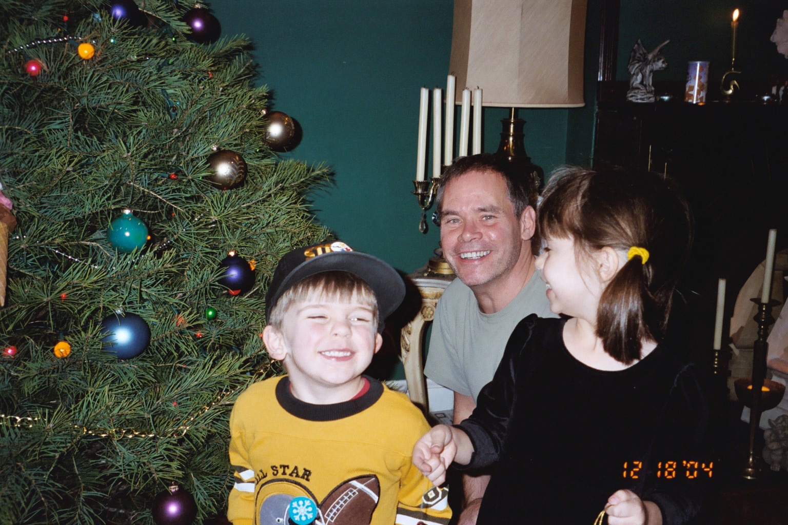 W Street Christmas Tree, 2004